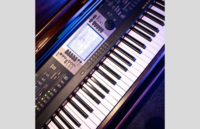 Used Yamaha CVP206 Satin Mahogany Digital Piano Complete Package (SN:601114) - Image 7